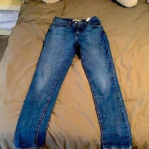 Levi’s dark blue high rise skinny jeans. Number 721